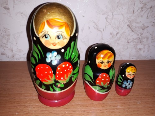 Piccola bambola matrioska - bambola,