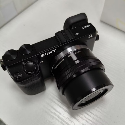 Fotocamera digitale mirrorless