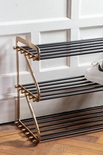 Scarpiera a tre livelli nera e