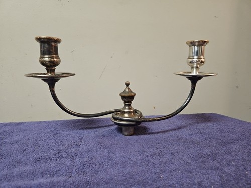 Antico vecchio candelabro