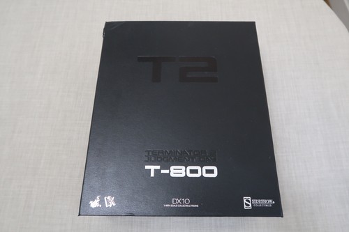 Hot toys t 800 - 10,