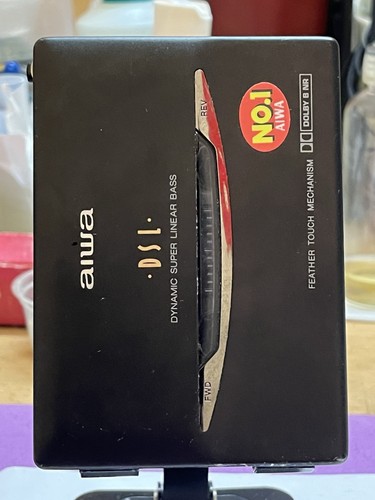 Aiwa portable cassette - 🟡aiwa,