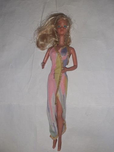 Vintage barbie kissing box - barbie,