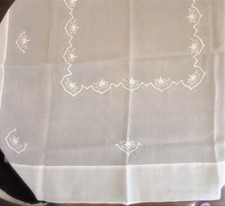 TOVAGLIA ORGANZA da 12 con RICAMI e 12 TOVAGLIOLI - ORIGINALE INDIANA anni '60