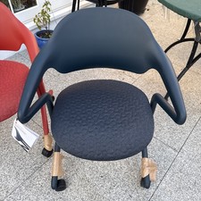 Sedia nido Herman Miller Fuld