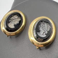 Orecchini Sarah Coventry cammeo nero clip su tono oro gioielli vintage