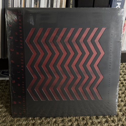 Sealed twin peaks - sealed!,