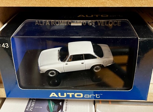 Autoart alfa romeo 1750 - 1/43,