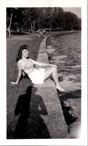 Voluttuosa donna sexy - , in