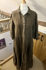 Abito camicia lunga Kate Barton lino a strati kaki taglia grande con bottoni