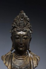 Antica statua testa di Buddha