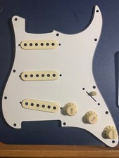 Mascherina Battipenna Fender Stratocaster e controlli Volume e Tono