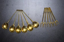 Set di posate medievali in