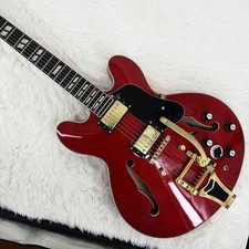 Chitarra elettrica semivuota