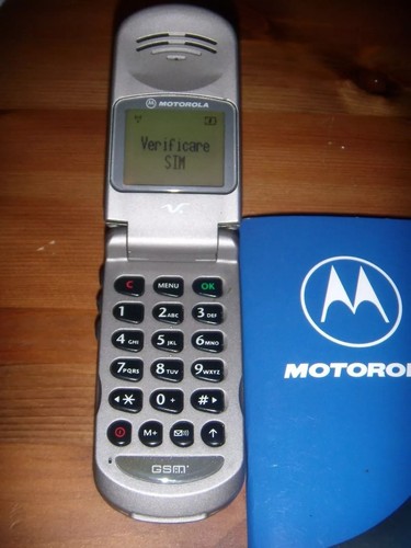 Motorola v3688 gsm - gsm, silver