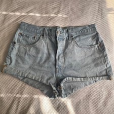 Jeans donna Levi 501 denim pantaloncino taglia 32 effetto invecchiato lavaggio leggero bottoni taglio mosca