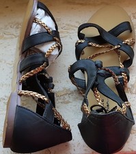 2 pz : Sandali donna misura 38/37 colore nero e bronzo dorato e Infradito mis 39