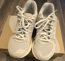 ASICS Gel-Kayano 14 Simply