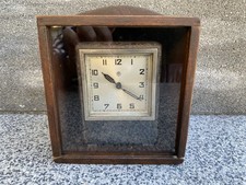 Antica sveglia con vetrinetta