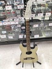 Chitarra elettrica acustica