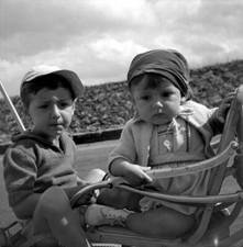 2 Bambini Passeggino -