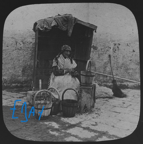 Photo naples woman - a,