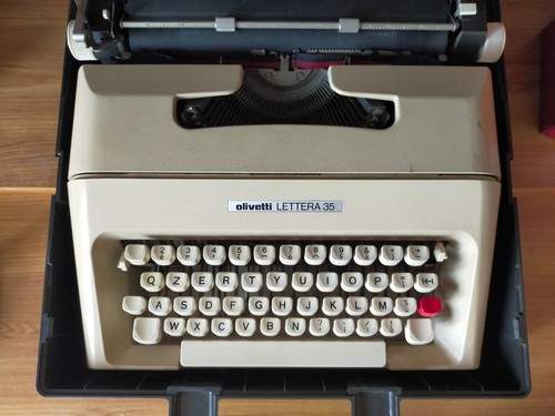 Macchina scrivere portatile - scrivere,
