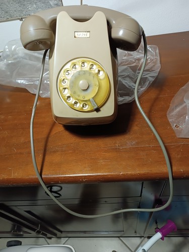 Telefono vintage parete - a,