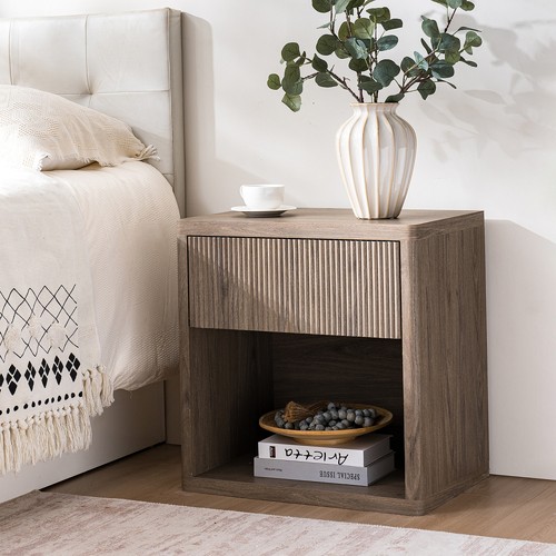 Comodino con cassetto