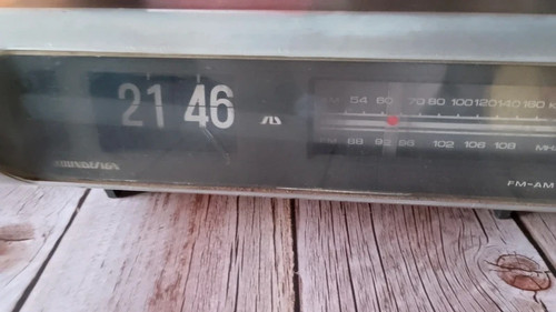 Radio calendario sveglia