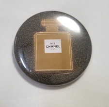 Distintivi CHANEL n.5 novità