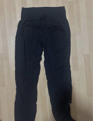 Lululemon dance studio - studio, jogger