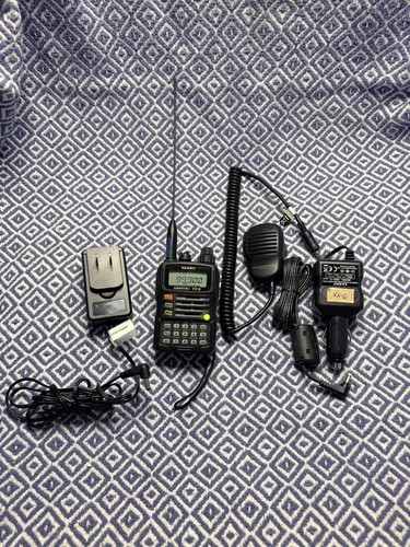 Yaesu tri band - yaesu,
