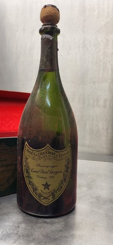 Bouteille vide 1970 dom - vide,