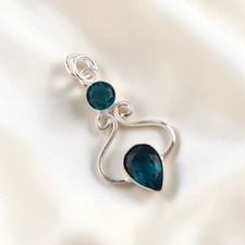 Ciondolo design pietra