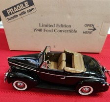 Danbury Mint 1:24 Die Cast Replica 1940 Ford Deluxe Cabrio