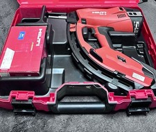 Strumento di fissaggio a gas