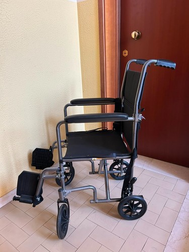 Carrozzina disabili pieghevole
