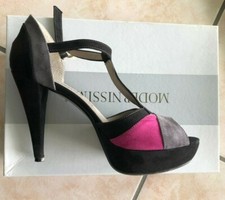 Scarpe con tacco numero 37