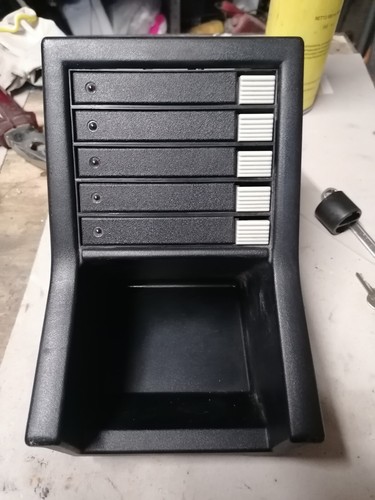 Vano porta cassette - porta, polo