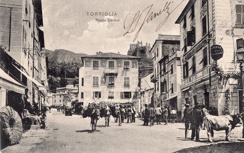 Torriglia piazza cavour - piazza,
