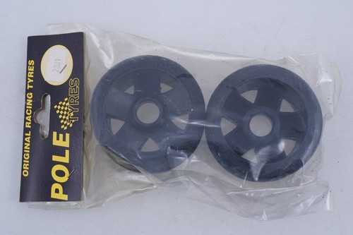 Pole tyres 2001 - pole,