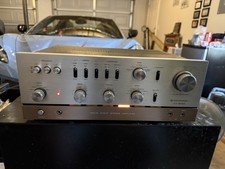 Amplificatore stereo integrato
