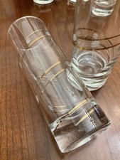 Set Bicchieri Da Bibita O Digestivo Con Decori Dorati E Bianco. Come Nuovi 