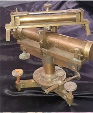 Antico strumento scientifico - Teodolite 