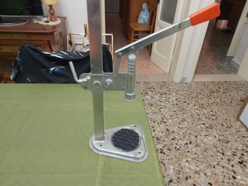 Tappatrice colonna per - tappatrice,