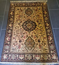 Tappeto orientale annodato a