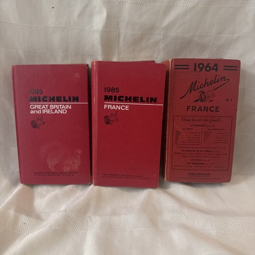 Michelin red guide lot - red,