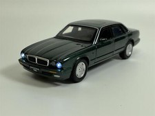 Jaguar XJ6 verde LHD scala