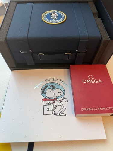 Omega speedmaster snoopy award - omega,